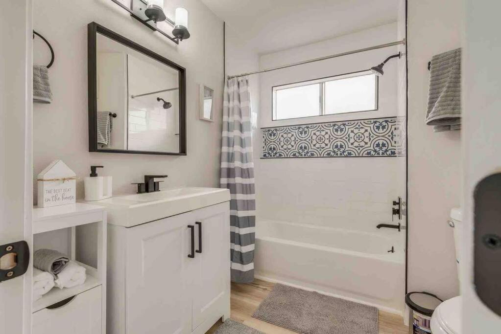 Cozy Home! 16 Min Away From Strip And Fremont Las Vegas Exterior foto
